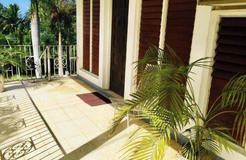 IronShore Estates Apartment | Twin Room with Porch and garden view. Private bathroom. Shops 8 min. walk.