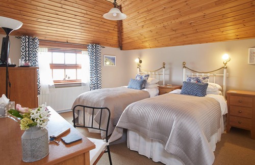 Hickling Bed & Breakfast | Twin Wet Room Disabled Access @ The Dairy Barns