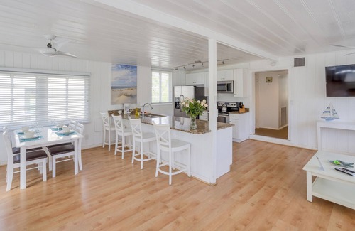 Treasure Island Hotel | Twins Inn & Apartments