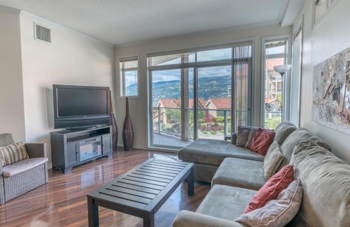 North End Apartment | Two Bed - Two Bath - Two Pools Apt