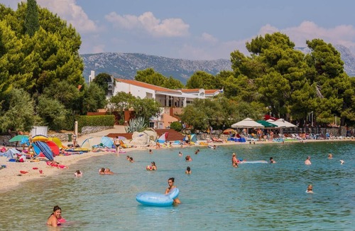Kastel Stafilic Apartment | Two bedroom apartment with terrace Kaštel Štafilić, Kaštela (A-16086-a)