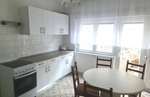 Grebastica Apartment | Two bedroom apartment near beach Šparadići, Šibenik (A-21600-a)