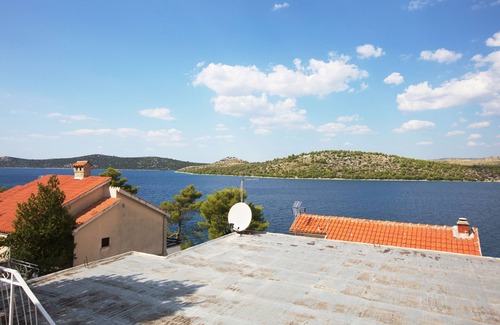 Grebastica Apartment | Two bedroom apartment near beach Šparadići, Šibenik (A-21600-a)