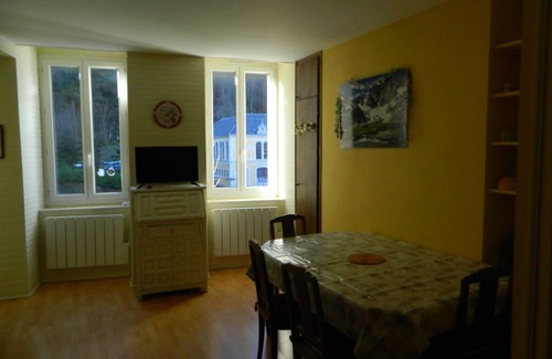 Cauterets Apartment | Two bedroom apartment 4/6 people