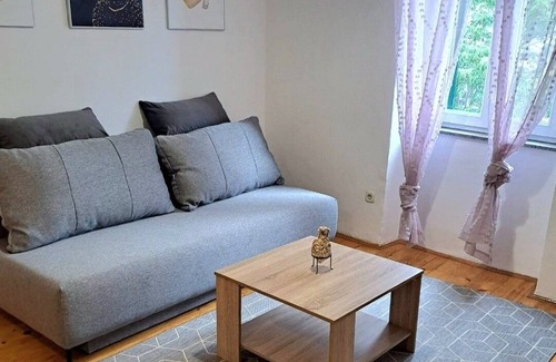 Grad Apartment | Two bedroom apartment with air-conditioning Šibenik (A-24466-a)