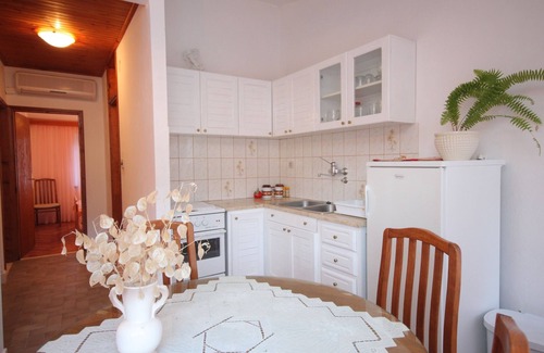 Brna Apartment | Two bedroom apartment with terrace and sea view Brna, Korčula (A-7553-a)