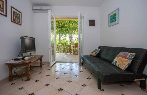 Brulo Apartment | Two-Bedroom Apartment in Porec V
