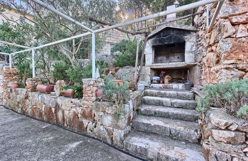 Cove Basina (Jelsa) Apartment | Two bedroom apartment near beach Basina, Hvar (A-5699-b)