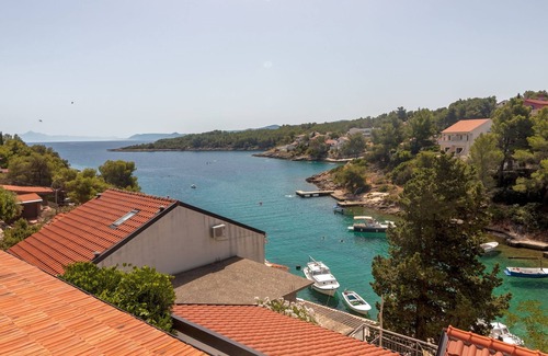 Cove Basina (Jelsa) Apartment | Two bedroom apartment near beach Basina, Hvar (A-11923-a)