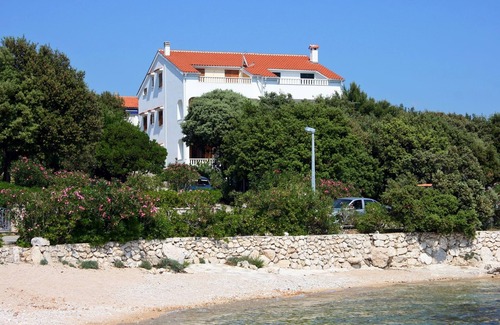 Mandre Apartment | Two bedroom apartment near beach Mandre, Pag (A-6518-a)