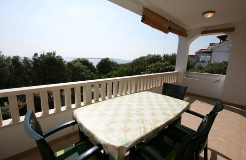 Mandre Apartment | Two bedroom apartment near beach Mandre, Pag (A-6518-a)