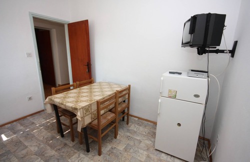 Grebastica Apartment | Two bedroom apartment with terrace and sea view Grebaštica, Šibenik (A-6103-b)