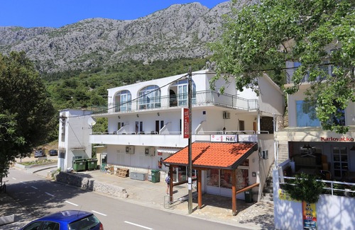 Zivogosce Apartment | Two bedroom apartment with balcony and sea view Živogošće - Porat, Makarska (A-18218-c)