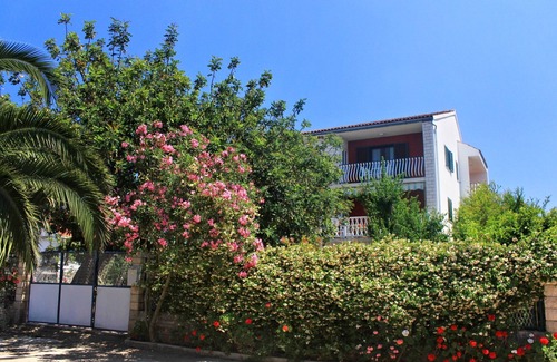 Loviste Apartment | Two bedroom apartment with balcony and sea view Lovište, Pelješac (A-10182-a)