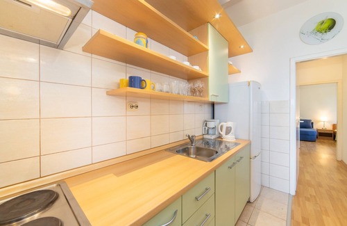 Brist Apartment | Two bedroom apartment with terrace and sea view Brist, Makarska (A-19737-a)