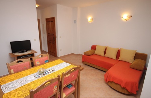 Bozava Apartment | Two bedroom apartment with terrace and sea view Božava, Dugi otok (A-8098-b)