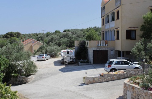 Island Dugi Otok Apartment | Two bedroom apartment with terrace and sea view Sali, Dugi otok (A-8152-a)
