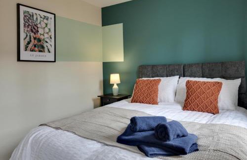 Colchester Apartment | Two Bedroom Coach House - Free Allocated Parking for 2 vehicles - Central Colchester