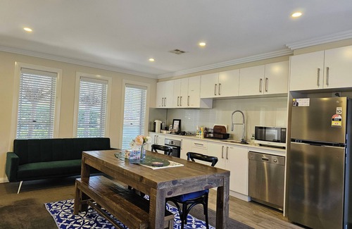 Campbell House | Two-bedroom duplex in central Canberra