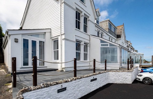 Port Isaac Apartment | Two Bedroom Flat Overlooking The Sea With Parking