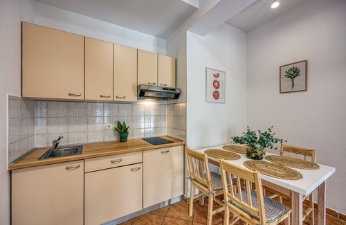 Spadici Apartment | Two-Bedroom Giardino with Terrace