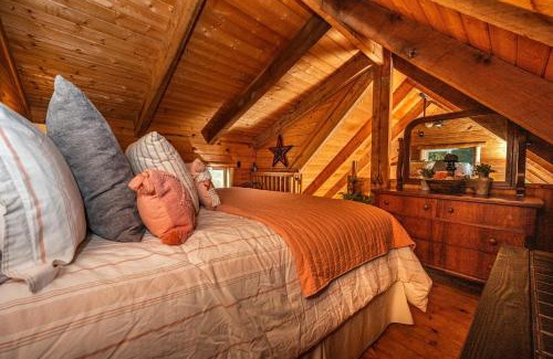 Bloomington House | Two Bedroom Log Cabin