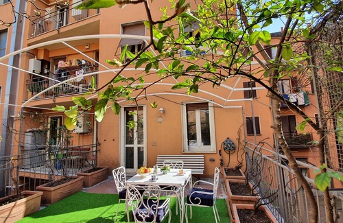 Chinatown Apartment | Two bedrooms apartment in the centre - Big terrace