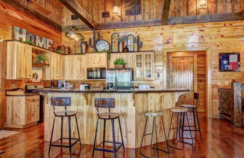 New Braunfels Cabin | Two Cozy Cabins Located on 65 Acres – A Peaceful Ranch Escape