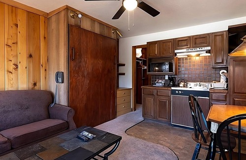 Tahoe Vista Hotel | Two Cozy Studio Unit with Kitchenette, Outdoor Pool and Free Parking!