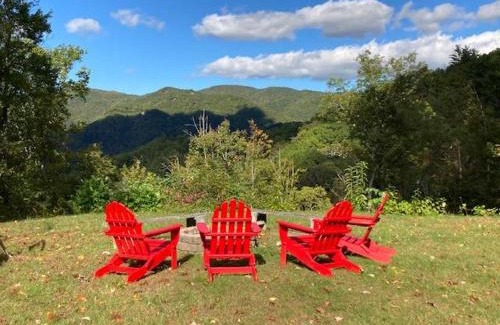 Bryson City House | Two Cubs Cabin