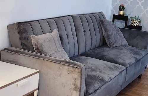 Hatfield Apartment | Two Double Bedroom Apartment with Allocated Parking and Fast WiFi in Hatfield