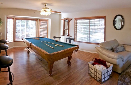 Pioneer Trail House | Two Master Family Home/Easy to Access Year-Round/Nearby Trails