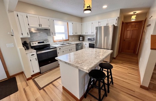 La Follette Cabin | Two neighboring homes to accommodate 35+ guests