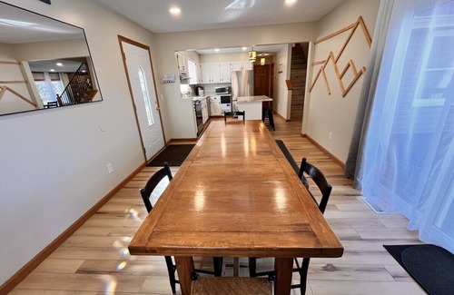 La Follette Cabin | Two neighboring homes to accommodate 35+ guests