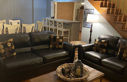 Santee House | Two Palms Lakehouse in Santee Just minutes from I95
