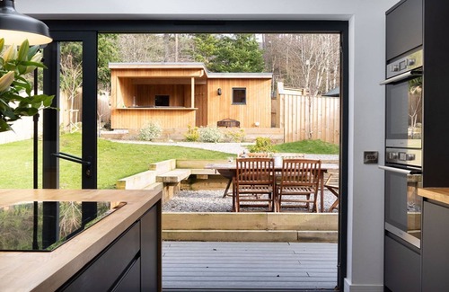 Glenmore Cottage | Two Queens Houses - a house that sleeps 10 guests in 5 bedrooms