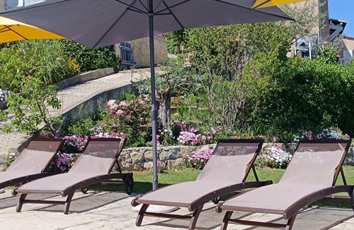Bendejun Apartment | Two rooms in villa with swimming pool and large terrace 18 kms from NICE