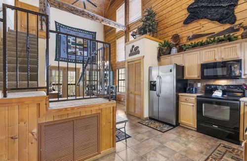 Branson Theater District Cabin | Two Side by Side Cabins in the Heart of Branson,Sleeps 14, Ticket DEALS and Golf Discounts