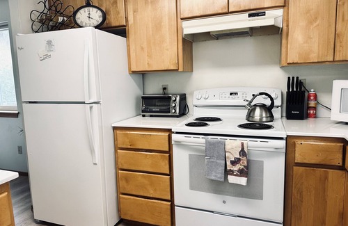 Corvallis House | TWO side-by-side dwellings for your giant group