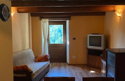 Bellino House | Two-story house, animals welcome, in the heart of the Occitan village.