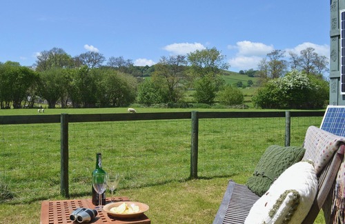 Llandrindod Wells Cottage | Ty Bach Shepherds Hut