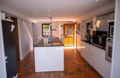 Trebeurden Ski Chalet | Ty goas treiz · Ty Goas Treiz Pool and view