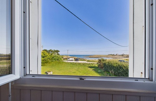 Plouguerneau Ski Chalet | Ty Gwen Mar - waterfront house for 6