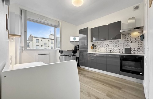 Rive Droite Apartment | *Ty Javouhey* joli studio bien placé au calme