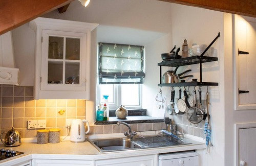 Castlemorris Cottage | Ty Tatws, Fishguard - Two Bedroom Cottage, Sleeps 4