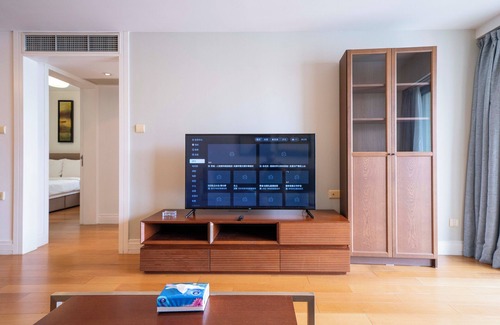 Xujiahui Bed & Breakfast | Tyms Stylish 2BR 1BA Apt Xujiahui Metro