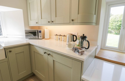 Dyffryn Ardudwy Cottage | TYN FFYNNON, pet friendly, luxury holiday cottage in Dyffryn Ardudwy