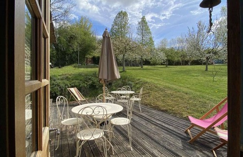 Saint-Evroult-de-Montfort Cottage | Typical cottage with garden, pets allowed, WIFI included