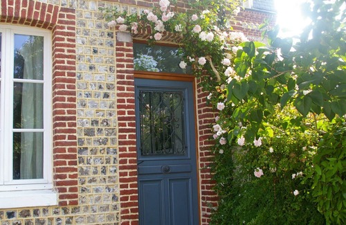 Yport Cottage | Typical house 400 m from the beach wifi sauna garden furniture barbecue