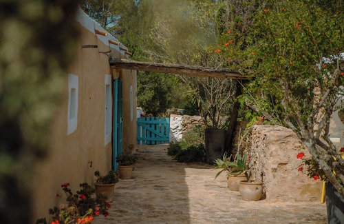 Formentera House | Typical house pagesa de Formentera with large porch and garden